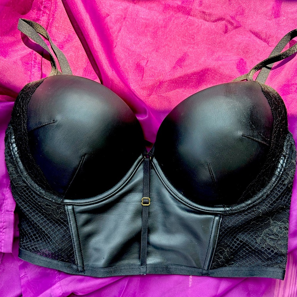 Bra corset top! Very Sexy Collection adds one cup size up